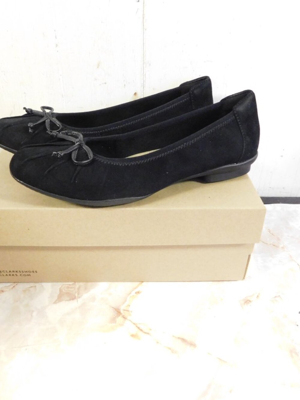 Clarks Black Suede Ballerina Flat Style Shoes sz 7 Med - Picture 4 of 9